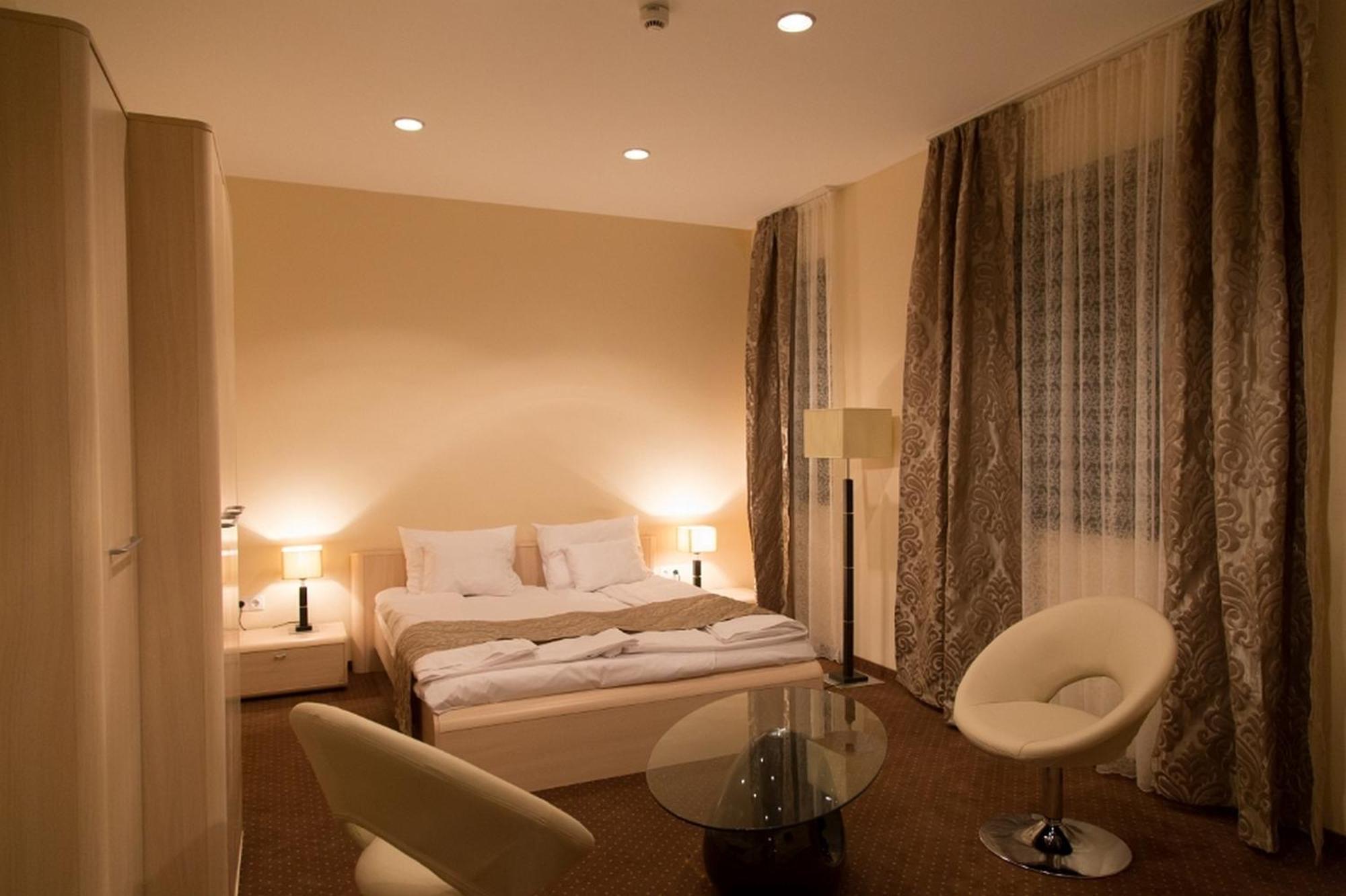 Hotel Brill Orosháza Værelse billede